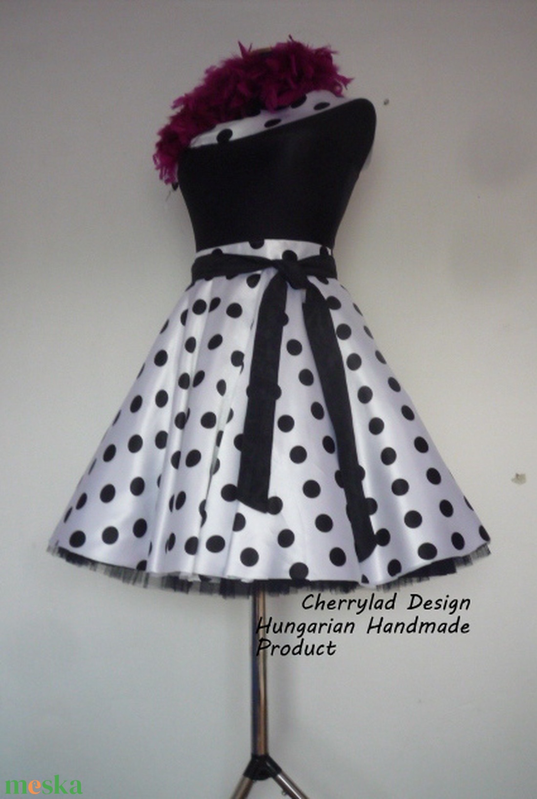Cherryland Design Fehér alapon fekete pöttyös rockabilly szoknya. - ruha & divat - női ruha - szoknya - Meska.hu