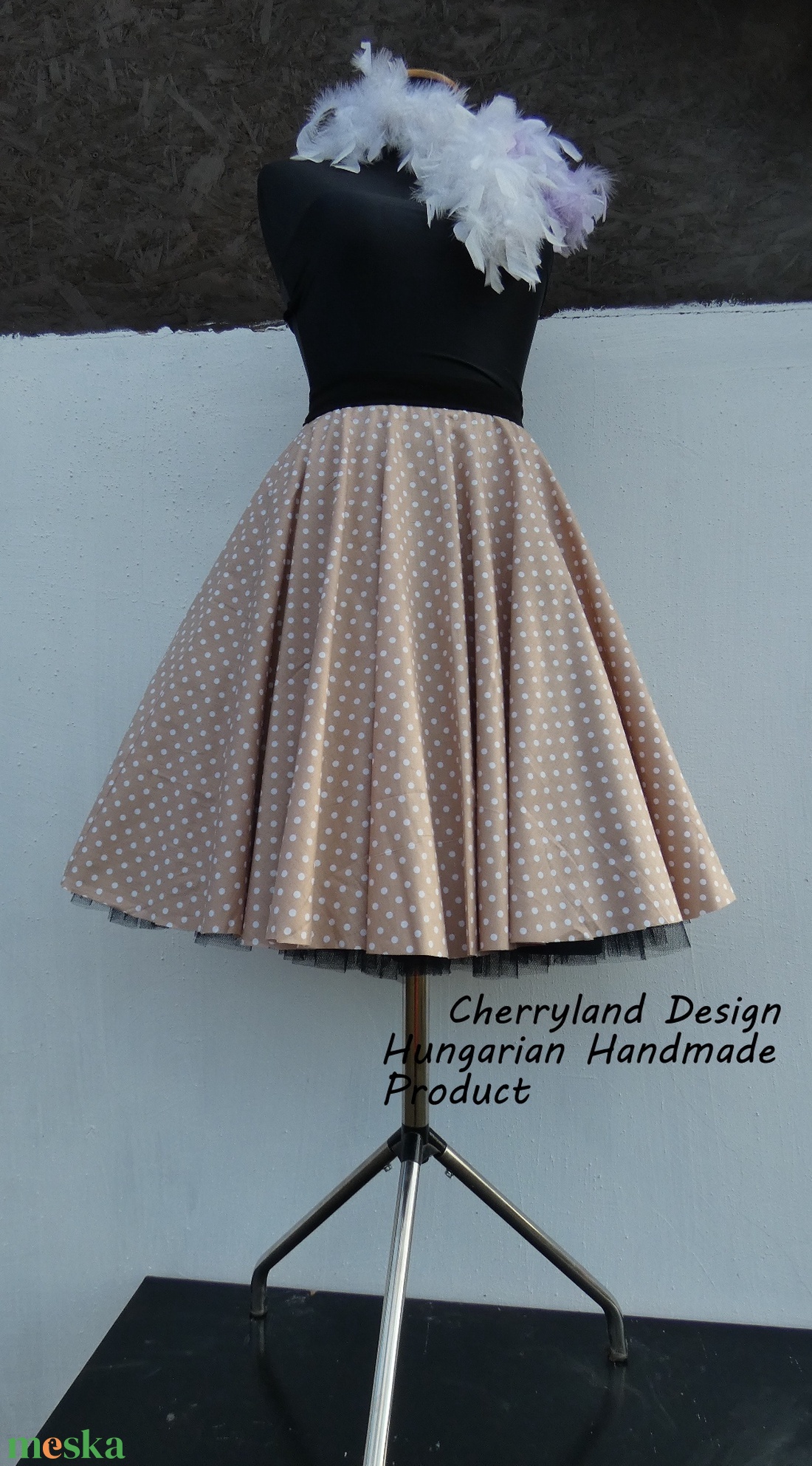 Cherryland design Bézs-Fehér Pöttyös Szoknya. - ruha & divat - női ruha - szoknya - Meska.hu Cherryland design Bézs-Fehér Pöttyös Szoknya. - ruha & divat - női ruha - szoknya - Meska.hu