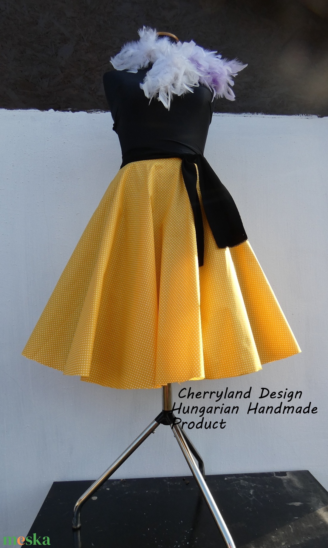 Cherryland DesignMéhecske Rockabilly szoknya./ALSÓSZOKNYA NÉLKÜL! - ruha & divat - női ruha - szoknya - Meska.hu Cherryland DesignMéhecske Rockabilly szoknya./ALSÓSZOKNYA NÉLKÜL! - ruha & divat - női ruha - szoknya - Meska.hu