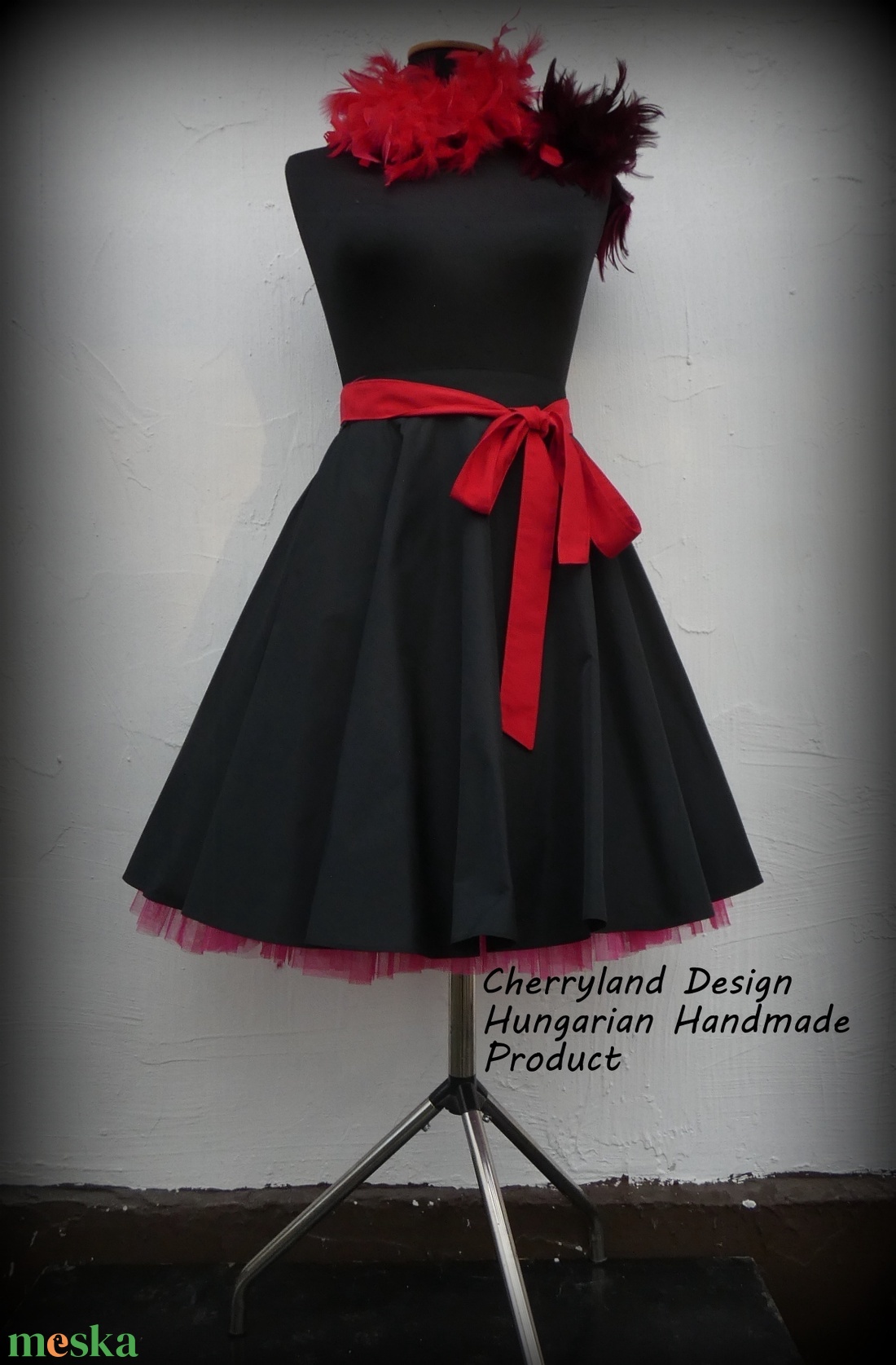 Cherryland Design Fekete szoknya alsószoknyával.. - ruha & divat - női ruha - szoknya - Meska.hu Cherryland Design Fekete szoknya alsószoknyával.. - ruha & divat - női ruha - szoknya - Meska.hu