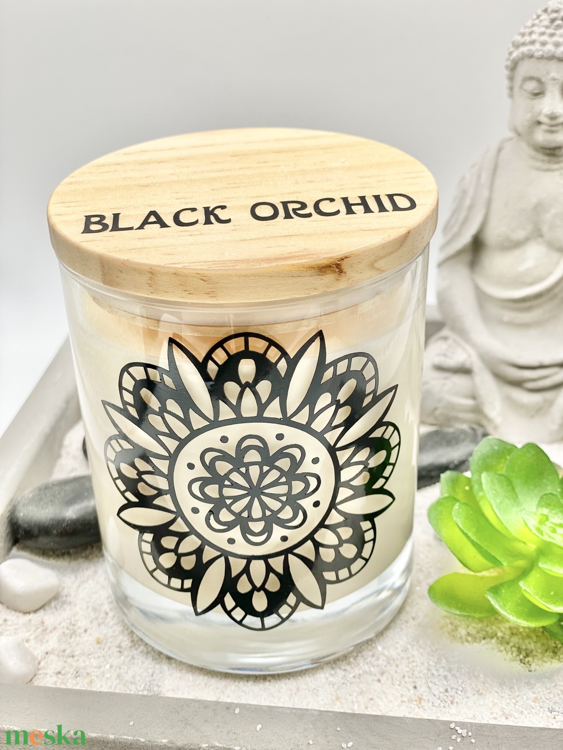 Black Orchid parfüm illatú gyertya mandalával díszített üvegben - otthon & lakás - gyertya, illat, aroma - gyertya - Meska.hu