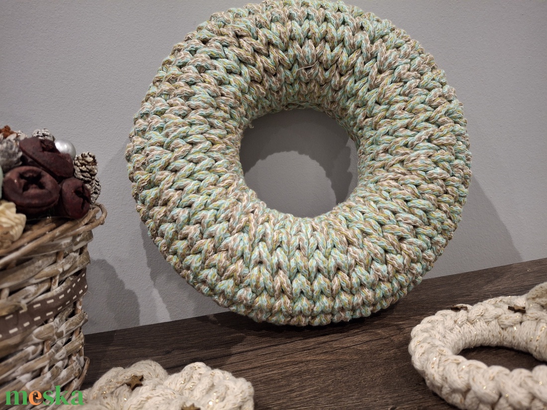 Horgolt Adventi koszorú, ajtódísz - karácsony - karácsonyi lakásdekoráció - karácsonyi lakásdíszek - Meska.hu