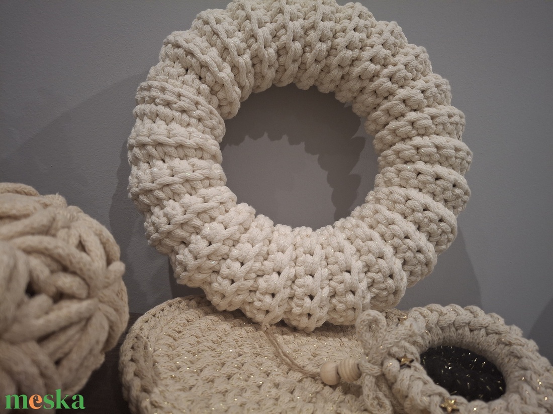 Horgolt koszorú, ajtókopogtató alap - karácsony - adventi díszek - adventi koszorú - Meska.hu