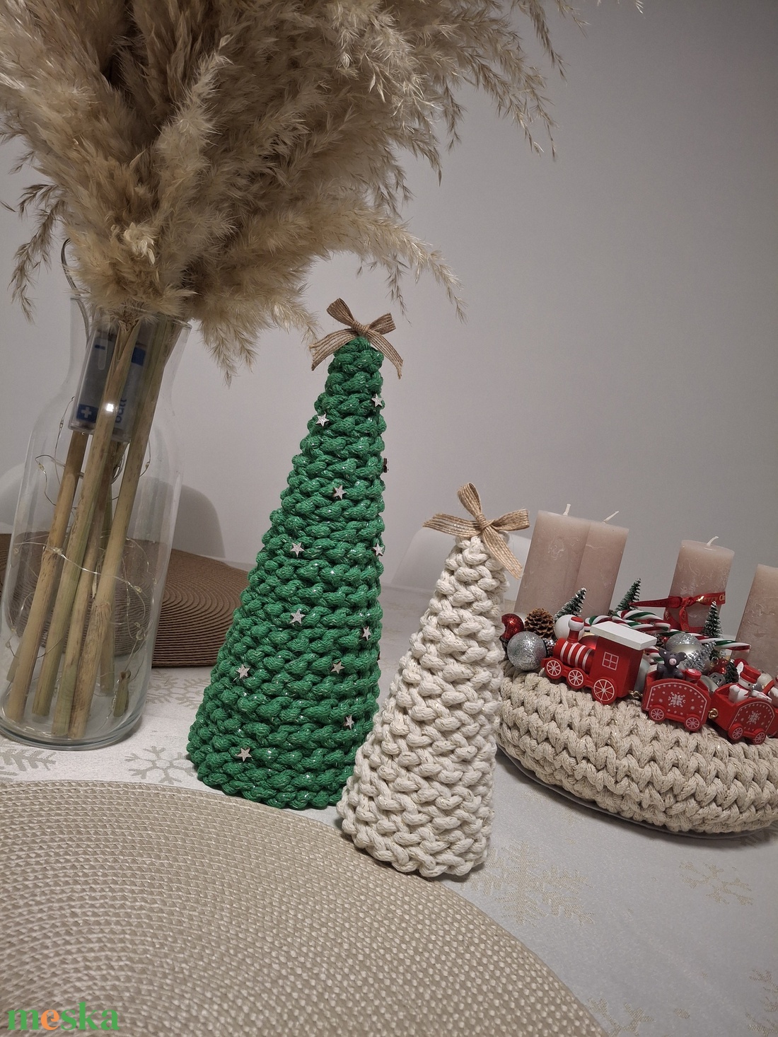 Horgolt karácsonyfa asztali dísz - karácsony - karácsonyi lakásdekoráció - ünnepi asztaldekoráció - Meska.hu