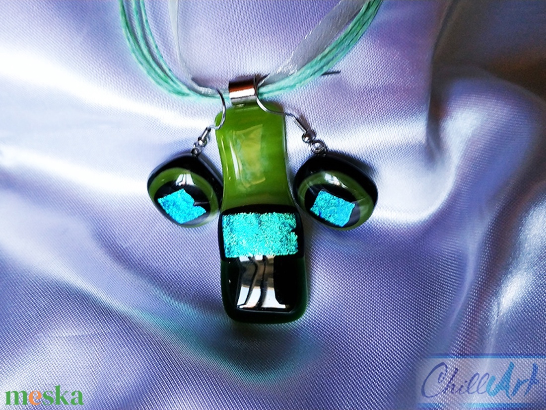 Alpesi táj tengerszemmel - üvegékszer medál és fülbevaló szett  - ékszer - ékszerszett - Meska.hu