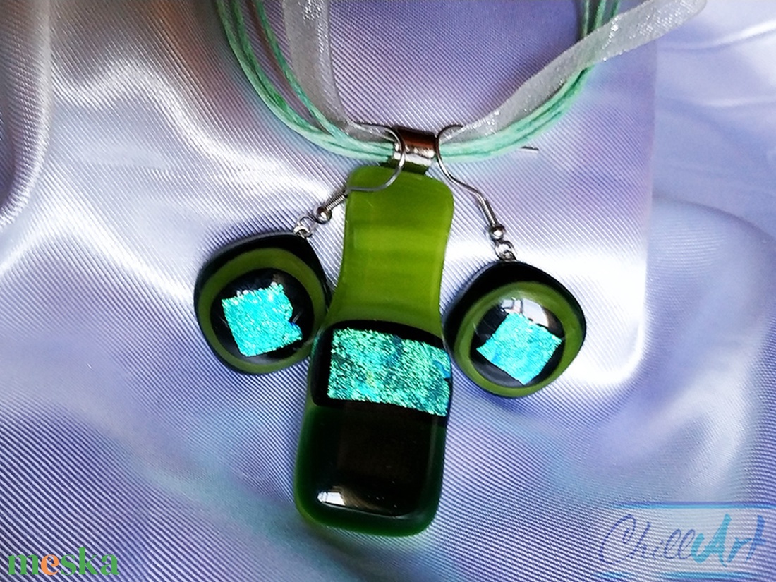 Alpesi táj tengerszemmel - üvegékszer medál és fülbevaló szett  - ékszer - ékszerszett - Meska.hu