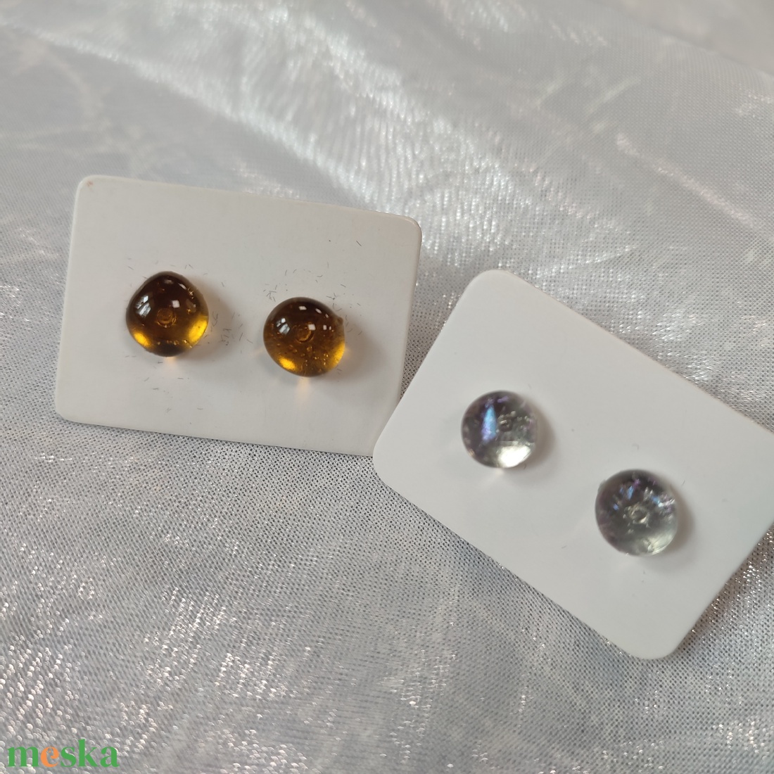 Ezüst és arany antiallergén üvegékszer pötty fülik - ékszer - fülbevaló - pötty fülbevaló - Meska.hu