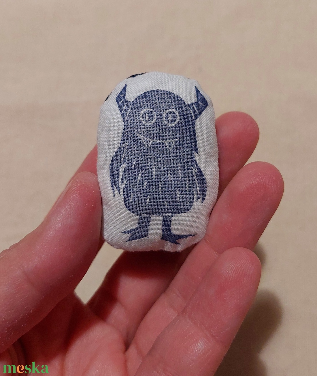 Mini Münyi - szerencsehozó, kabala szörnyecske - otthon & életmód - dekoráció - halloween - halloweeni figurák - Meska.hu Mini Münyi - szerencsehozó, kabala szörnyecske - otthon & életmód - dekoráció - halloween - halloweeni figurák - Meska.hu