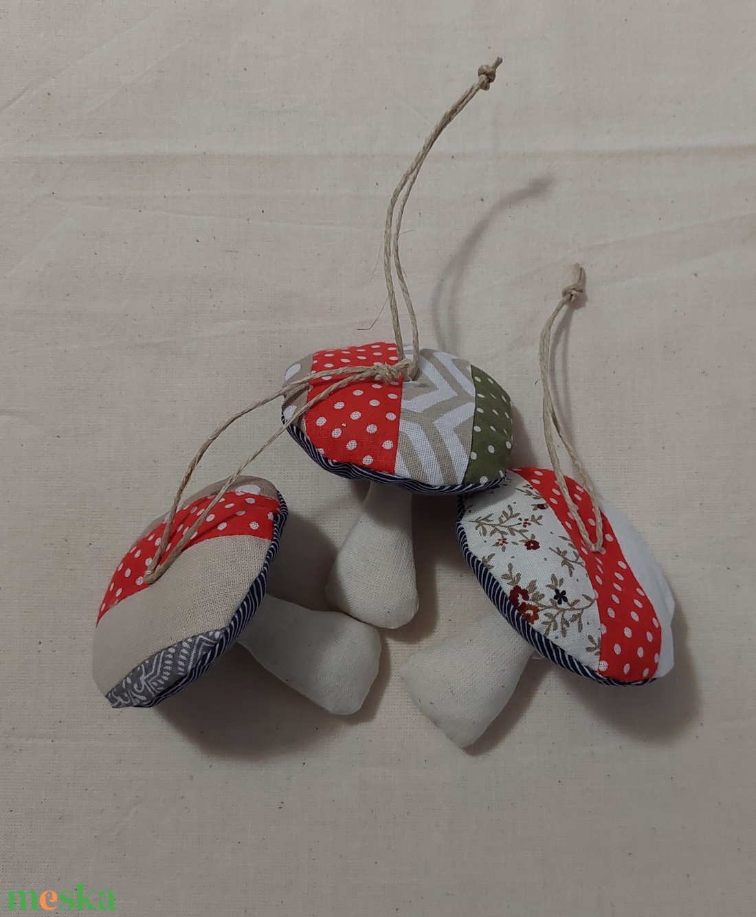 Patchwork gomba karácsonyfadísz szett - karácsony - karácsonyi lakásdekoráció - karácsonyfadíszek - Meska.hu