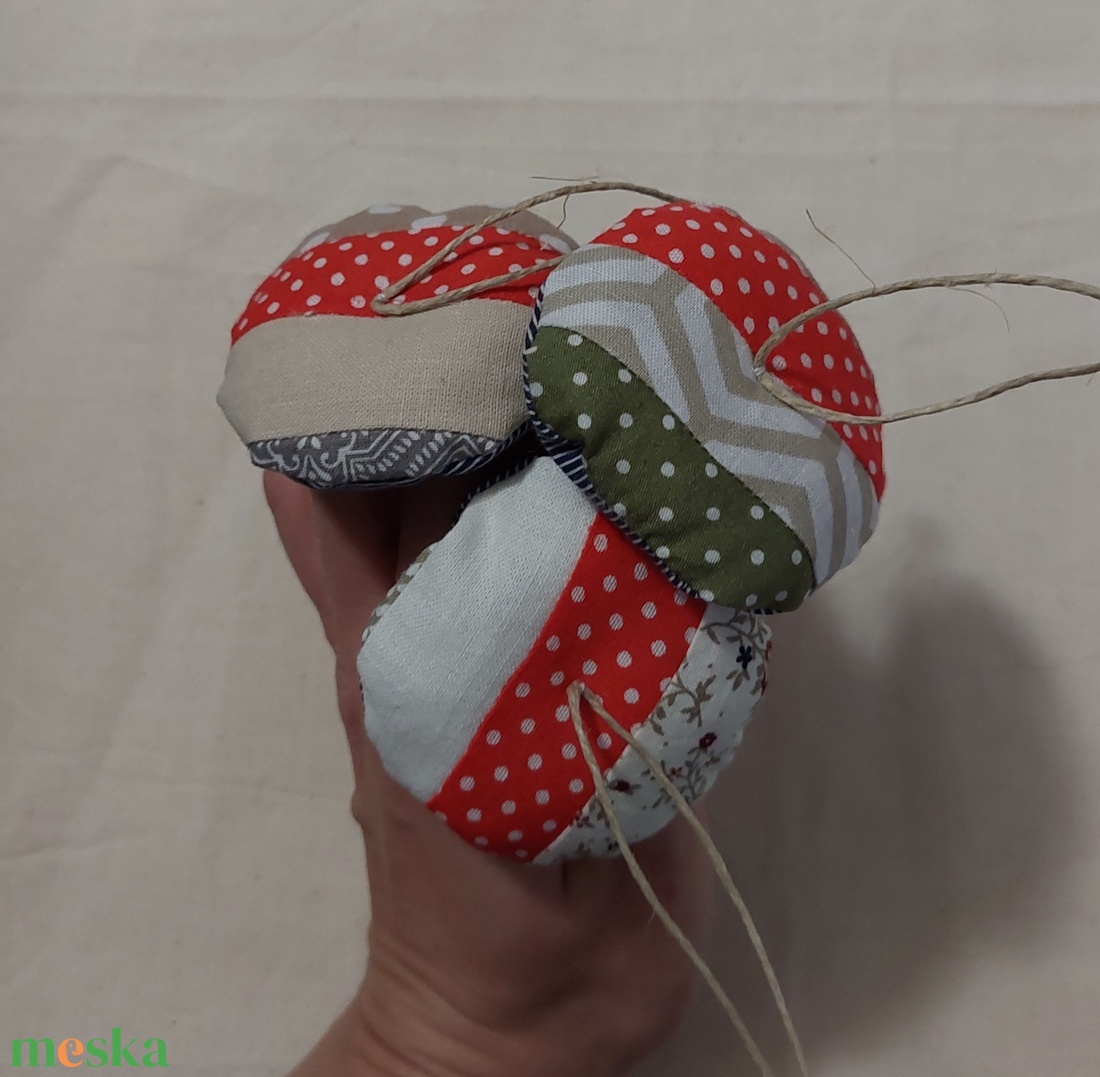Patchwork gomba karácsonyfadísz szett - karácsony - karácsonyi lakásdekoráció - karácsonyfadíszek - Meska.hu