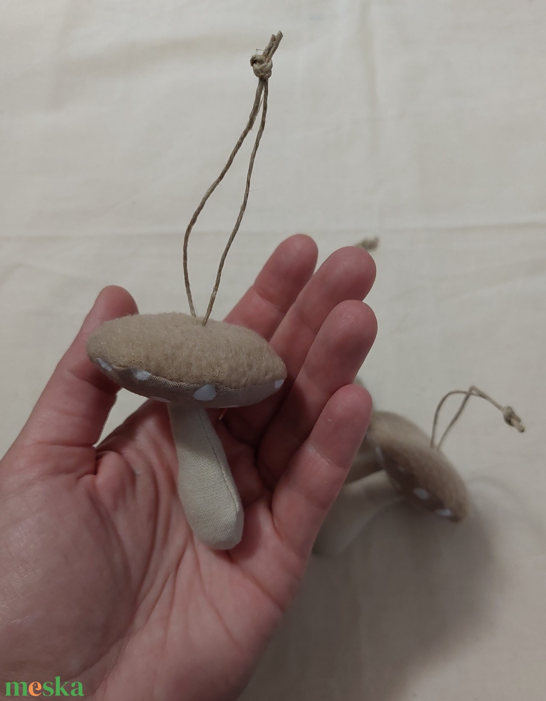 Plüss gomba karácsonyfadísz szett - karácsony - karácsonyi lakásdekoráció - karácsonyfadíszek - Meska.hu