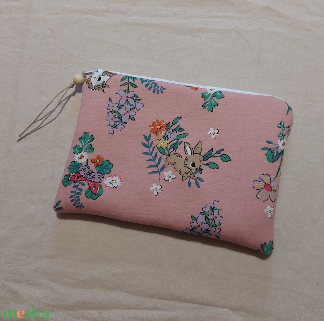 Upcycle nyuszis, kacsás neszesszer, tolltartó, szütyő, tároló - táska & tok - neszesszer - Meska.hu
