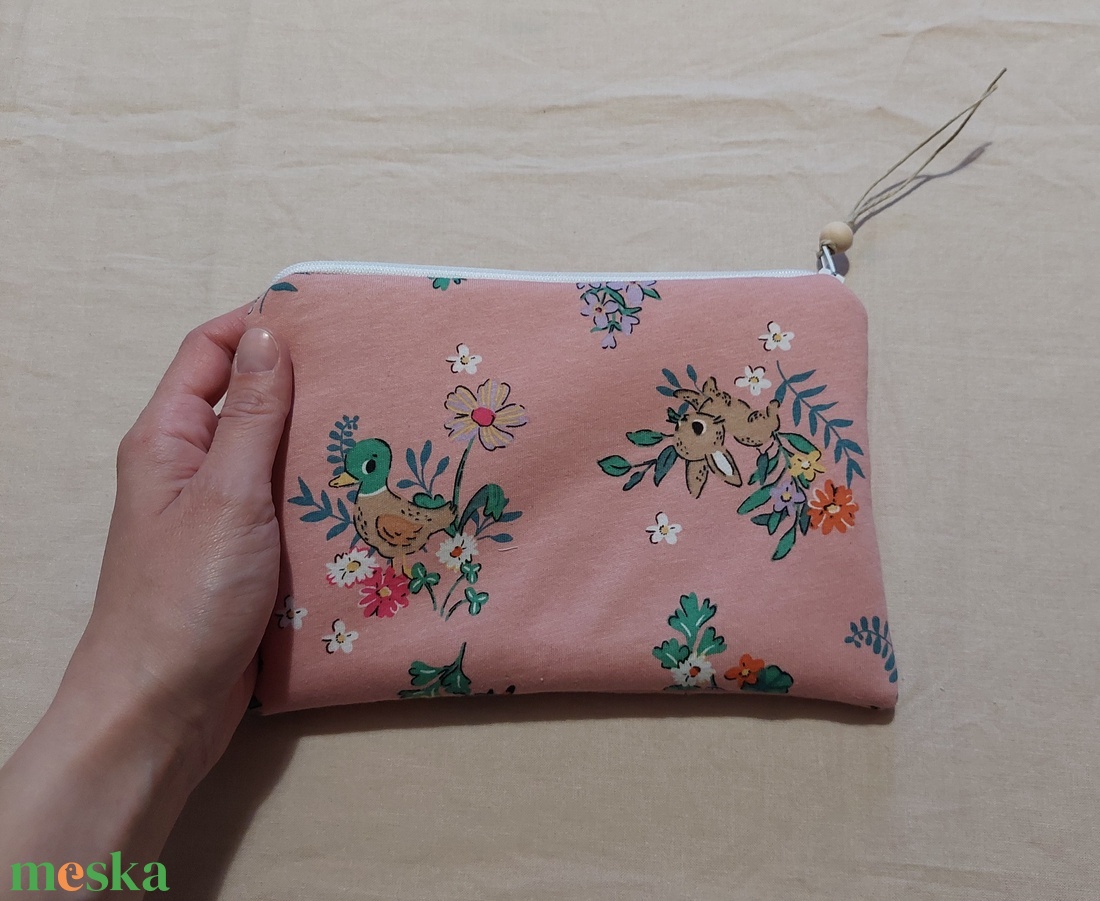 Upcycle nyuszis, kacsás neszesszer, tolltartó, szütyő, tároló - táska & tok - neszesszer - Meska.hu