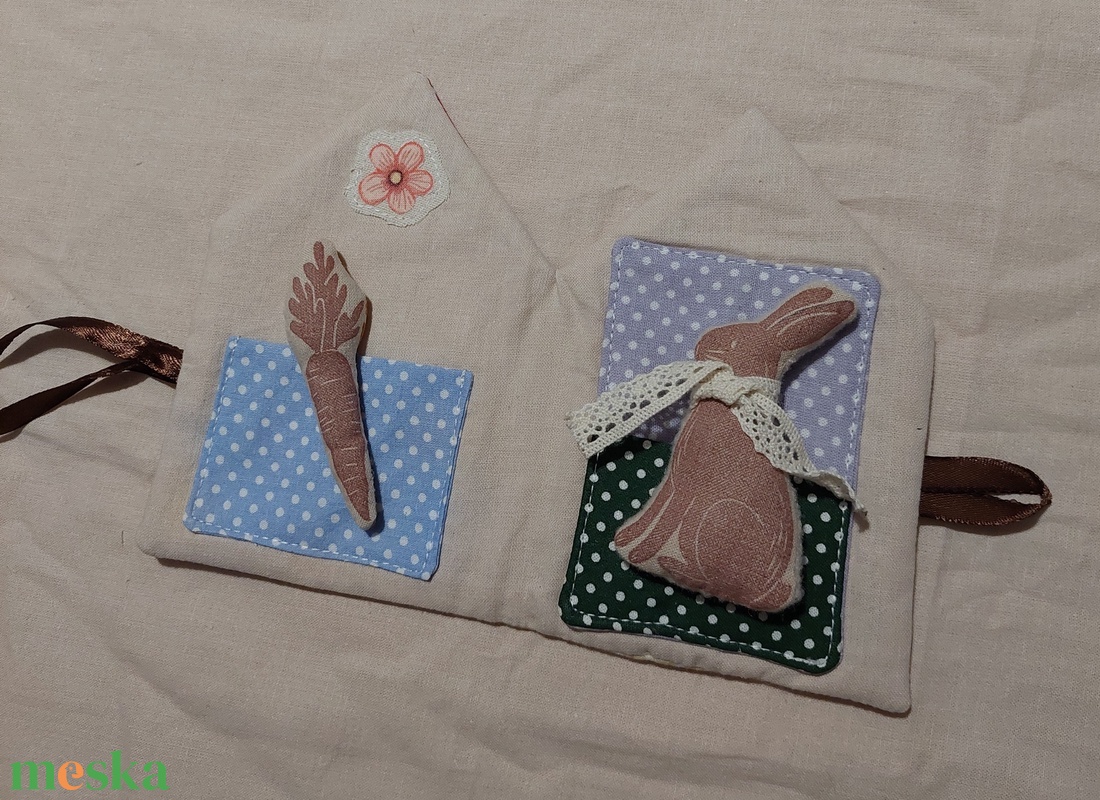 Húsvéti mini nyuszi plüss répával házikóban - játék & sport - plüssállat & játékfigura - nyuszi - Meska.hu