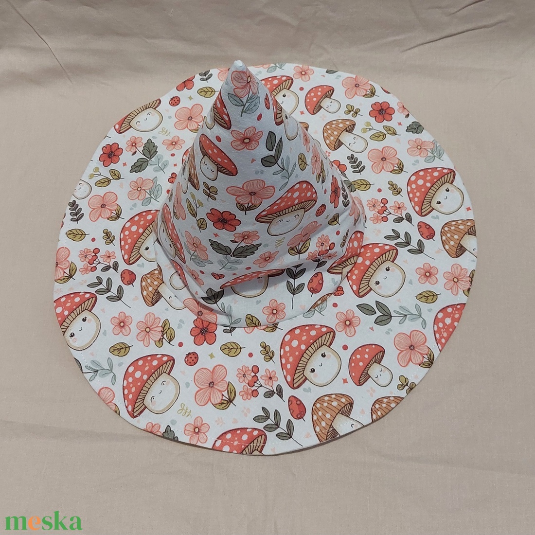 Gomba mintás boszorkány kalap, sapka - ruha & divat - jelmez & álarc - jelmez - Meska.hu