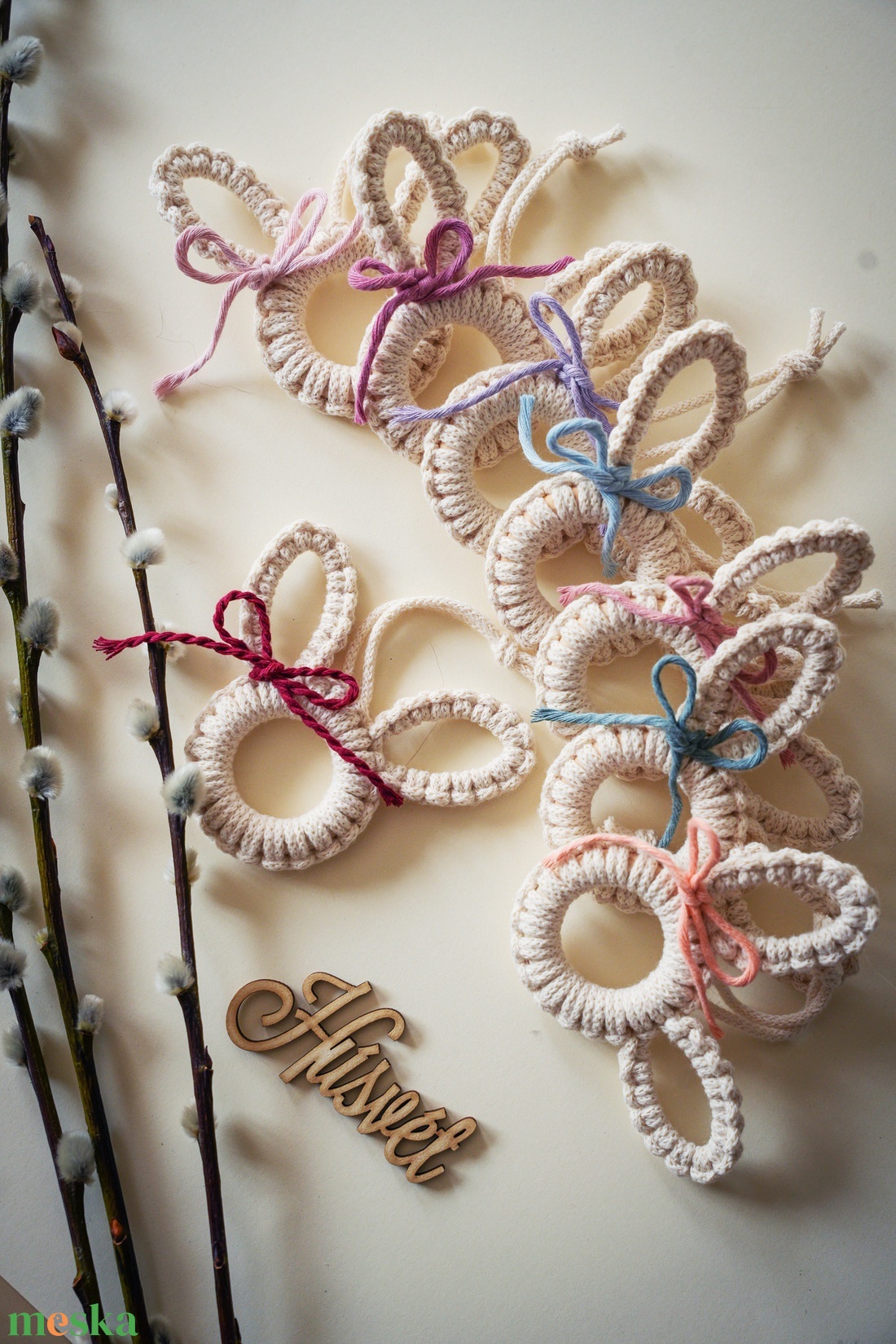 Húsvéti tavaszi makramé nyuszi dísz - otthon & életmód - dekoráció - fali és függő dekoráció - függődísz - Meska.hu