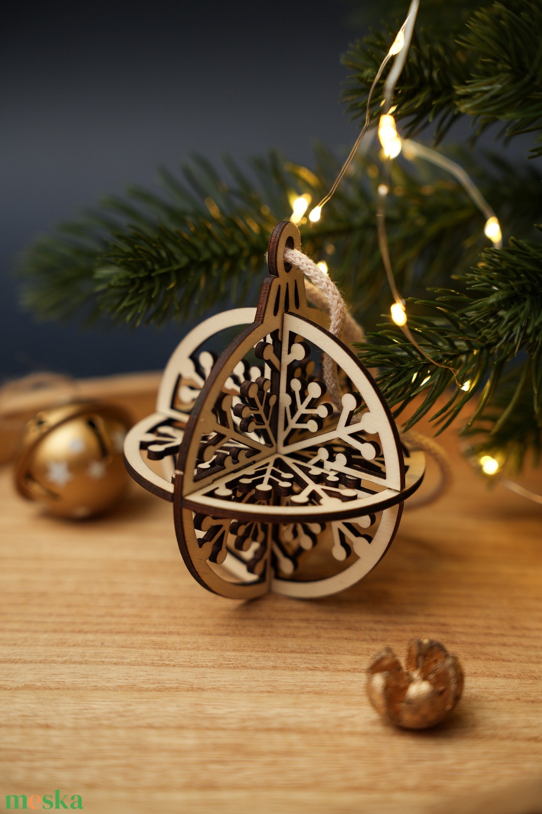 Lézervágott 3D-s egyedi, különleges karácsonyfadísz - gömb (bogyós hópehely) - karácsony - karácsonyi lakásdekoráció - karácsonyfadíszek - Meska.hu