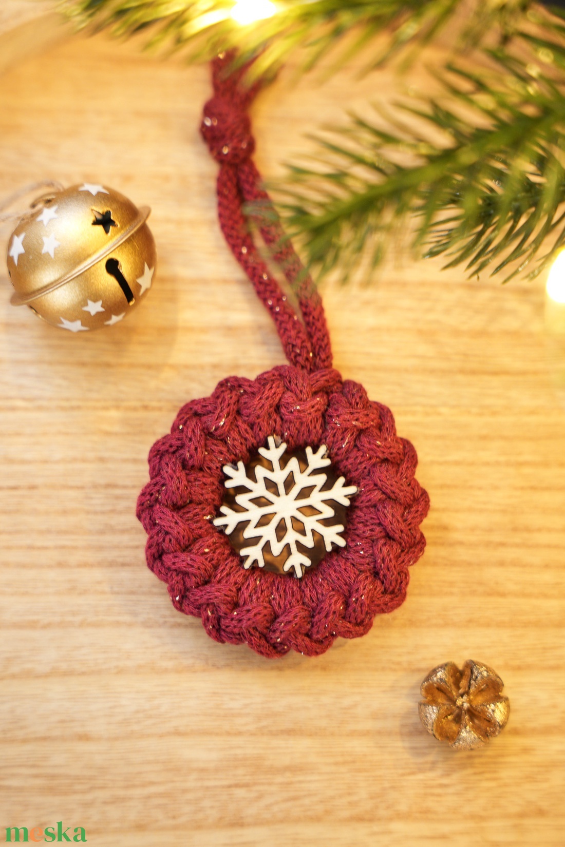 Horgolt karácsonyfadísz kereszt/csavart mintával fa hópehellyel - karácsony - karácsonyi lakásdekoráció - karácsonyfadíszek - Meska.hu