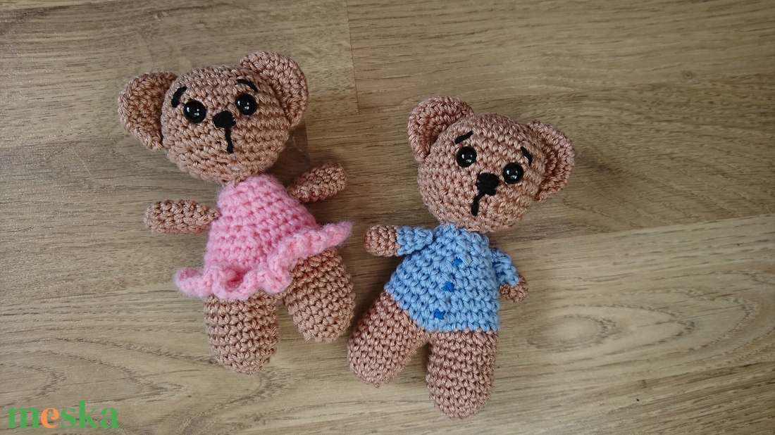 2 db horgolt kismaci - játék & sport - plüssállat & játékfigura - maci - Meska.hu