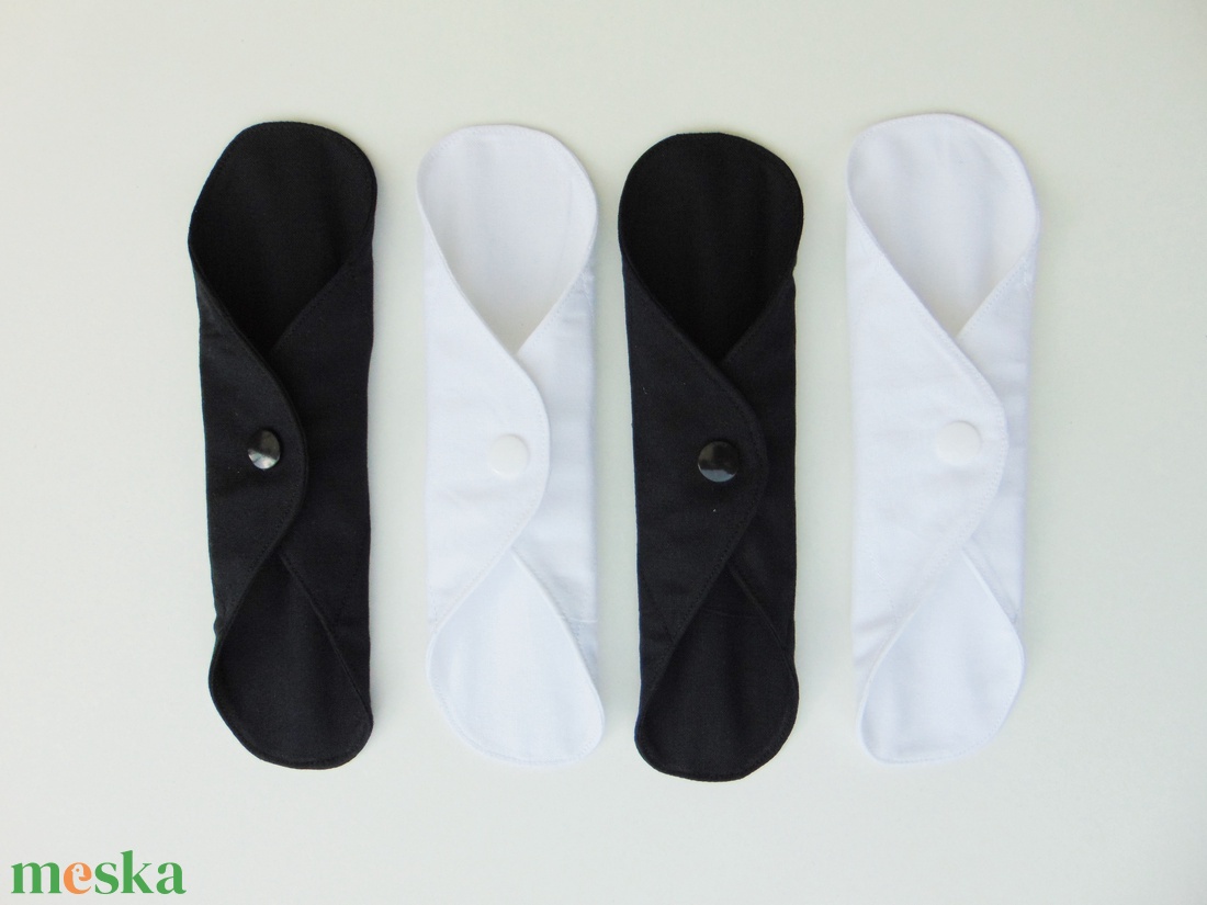 Mosható tisztasági betét- fekete és fehér ( 4 db/ cs ) - szépségápolás - intim higiénia - tisztasági betét - Meska.hu