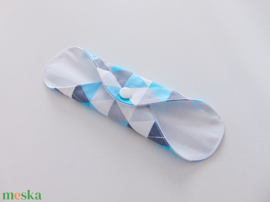 Mosható tisztasági betét- fehér és szürke-kék háromszög mintás / mosható textil betét, zero waste, - szépségápolás - intim higiénia - tisztasági betét - Meska.hu Mosható tisztasági betét- fehér és szürke-kék háromszög mintás / mosható textil betét, zero waste, - szépségápolás - intim higiénia - tisztasági betét - Meska.hu