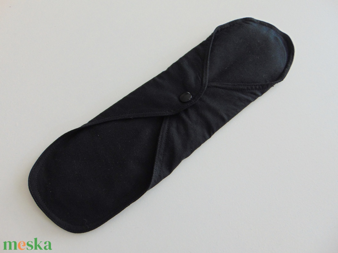 31 cm-es mosható betét - fekete - szépségápolás - intim higiénia - intimbetét - Meska.hu 31 cm-es mosható betét - fekete - szépségápolás - intim higiénia - intimbetét - Meska.hu