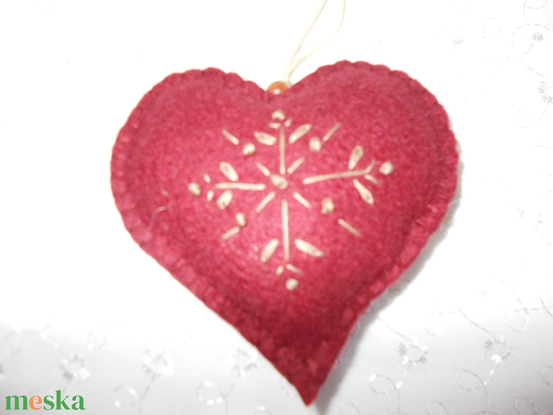 Hímzett dísz - karácsony - karácsonyi ajándékozás - karácsonyi képeslap, üdvözlőlap, ajándékkísérő - Meska.hu