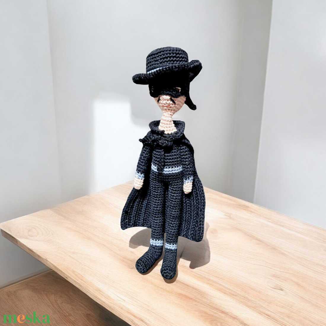 Zorro amigurumi horgolt figura - játék & sport - plüssállat & játékfigura - ember - Meska.hu Zorro amigurumi horgolt figura - játék & sport - plüssállat & játékfigura - ember - Meska.hu