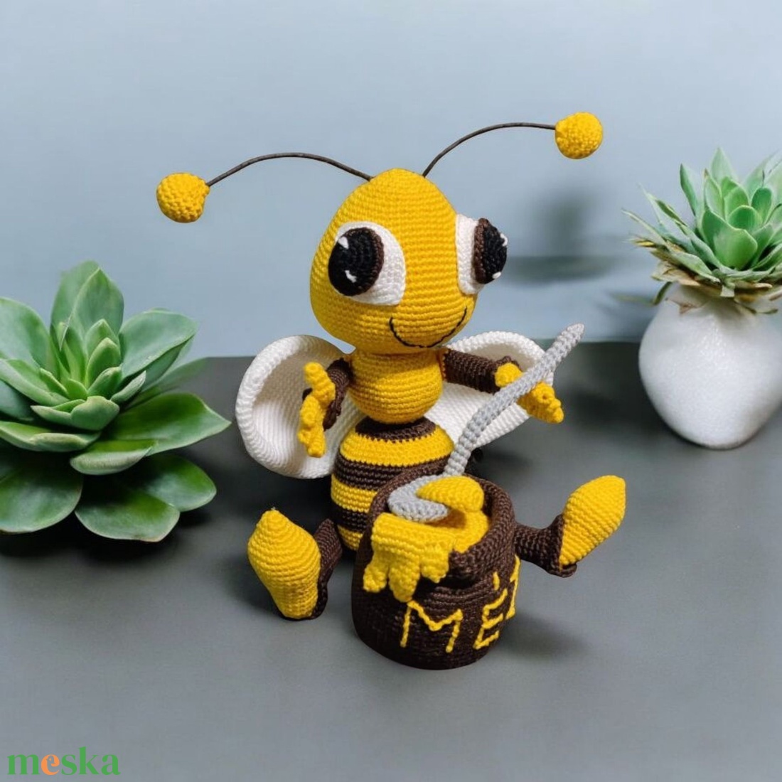 Amigurumi horgolt méhecske csuporral  - játék & sport - plüssállat & játékfigura - más figura - Meska.hu