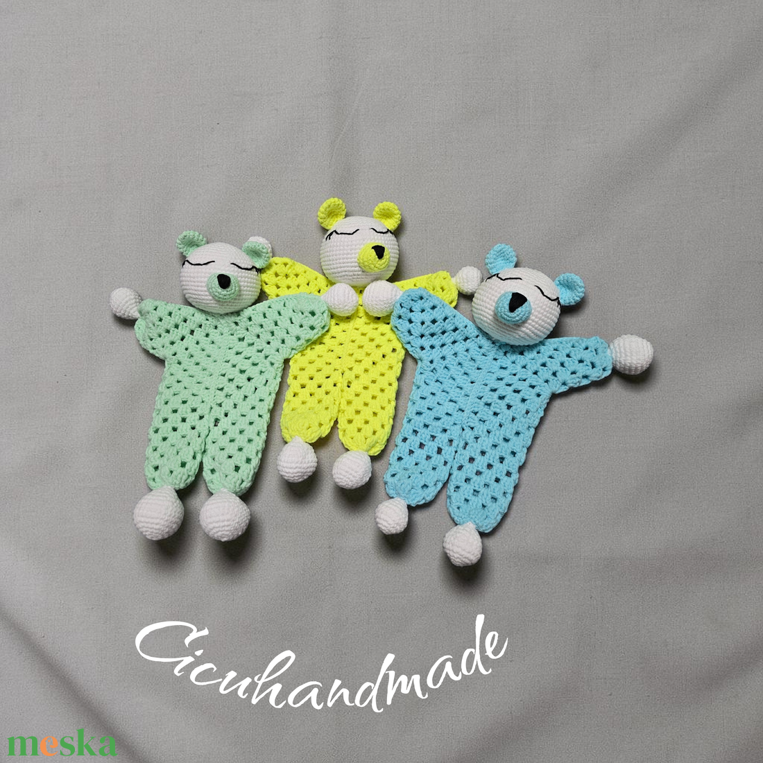Macis szundikendő horgolt Amigurumi  - baba - mama - baba játékok - szundikendő, alvóka - Meska.hu