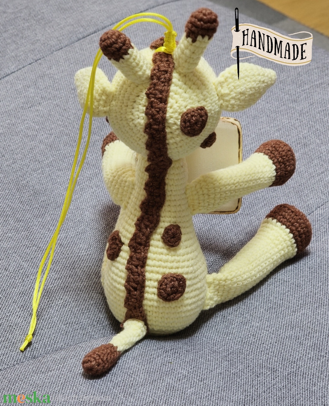 Amigurumi horgolt táblás Őrző Zsiráf baby  - játék & sport - plüssállat & játékfigura - zsiráf - Meska.hu