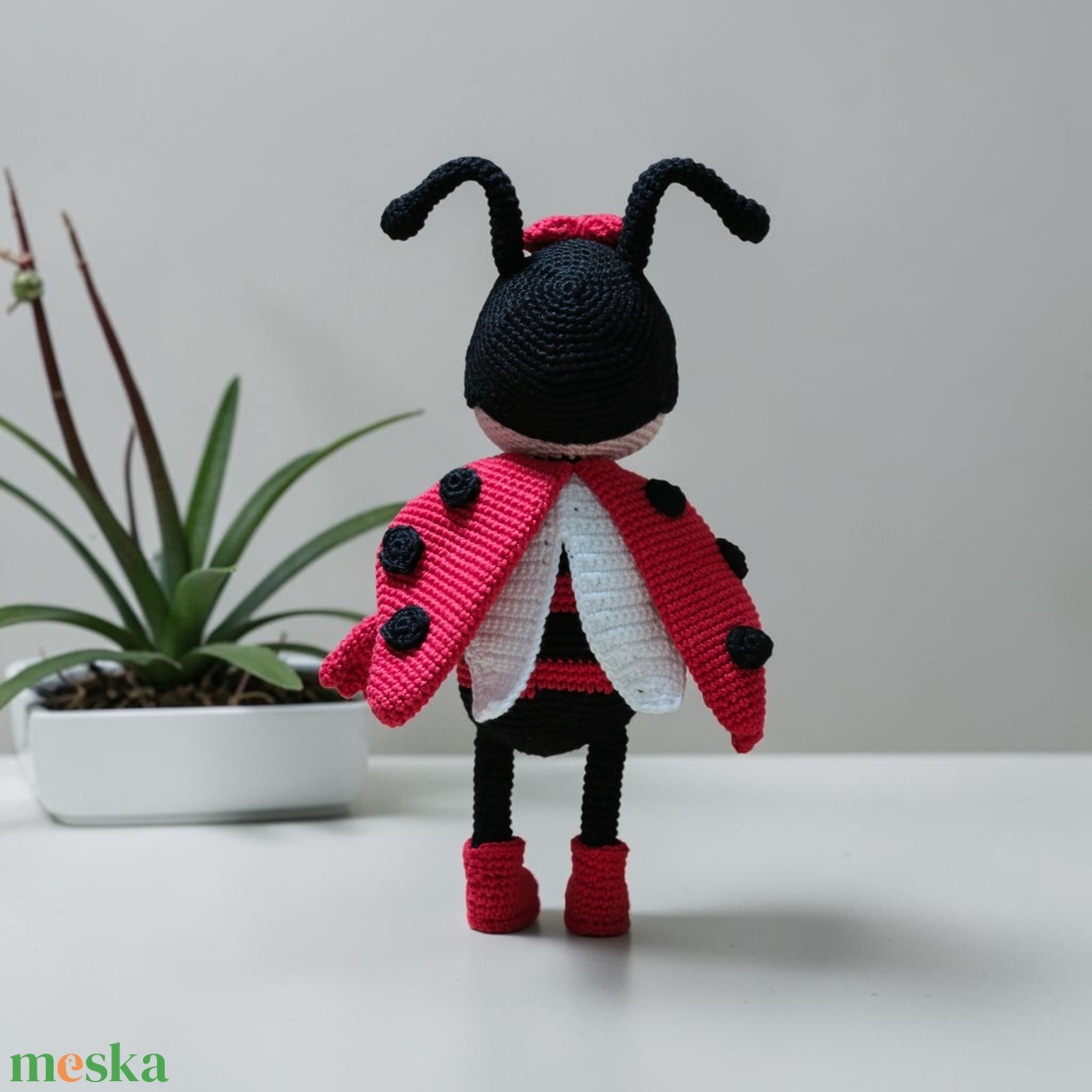 Horgolt Amigurumi Katica baba  - játék & sport - plüssállat & játékfigura - méhecske - Meska.hu