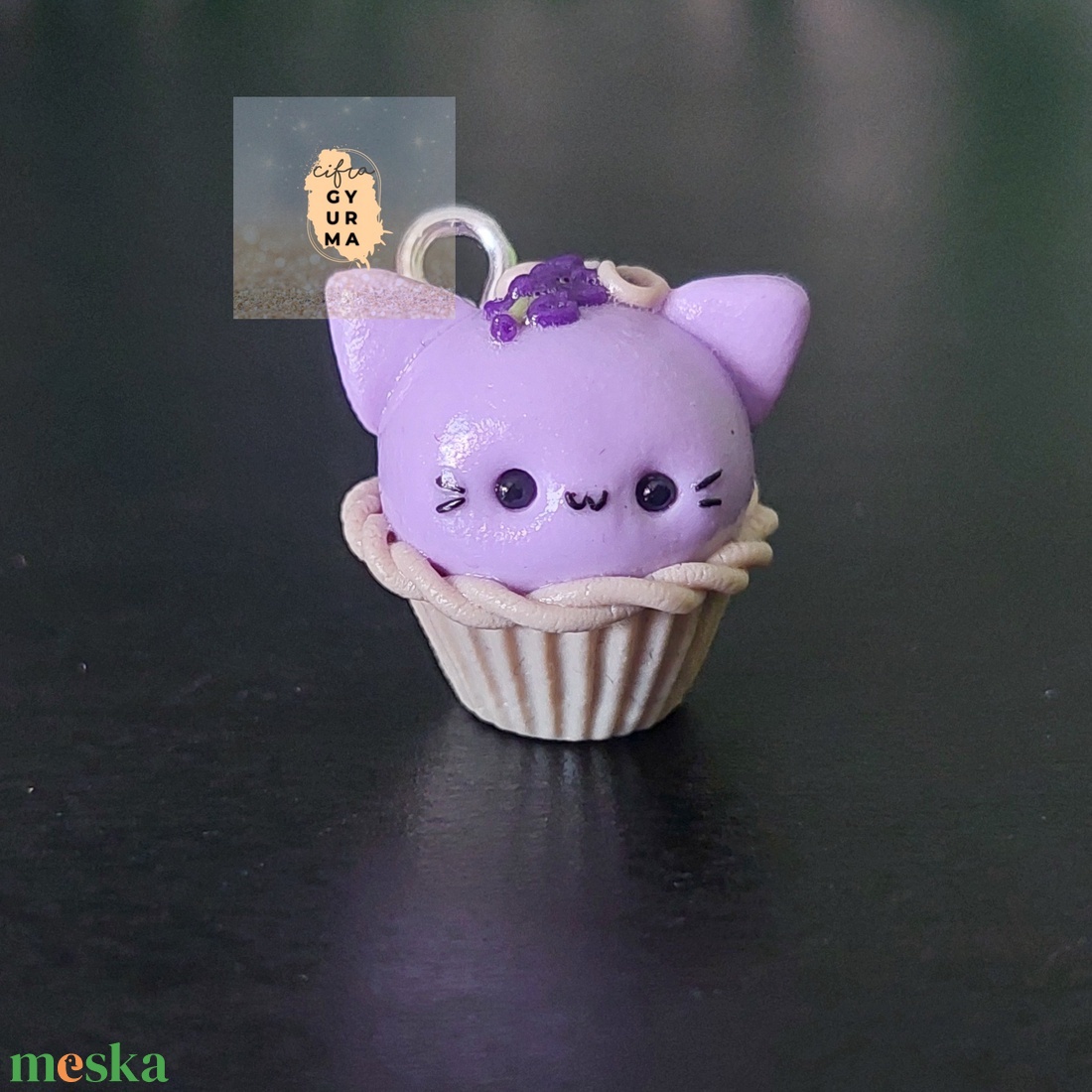 Levendulás cica cupcake medál - ékszer - nyaklánc - medál - Meska.hu Levendulás cica cupcake medál - ékszer - nyaklánc - medál - Meska.hu