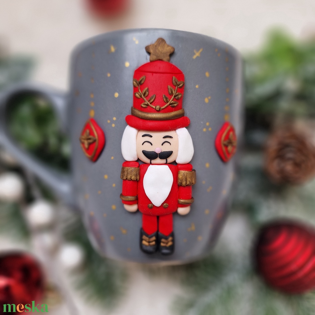 Derűs Diótörő karácsonyi bögre - Skarlát varázs - otthon & életmód - konyhafelszerelés, tálalás - tálalás - bögre & csésze - Meska.hu