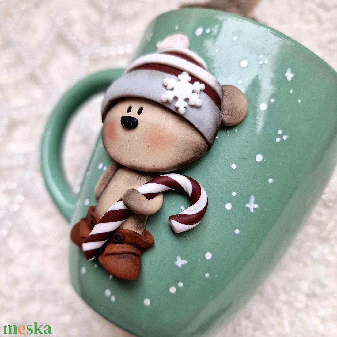 Karácsonyi bögre - Maci cukorbottal - otthon & életmód - konyhafelszerelés, tálalás - tálalás - bögre & csésze - Meska.hu