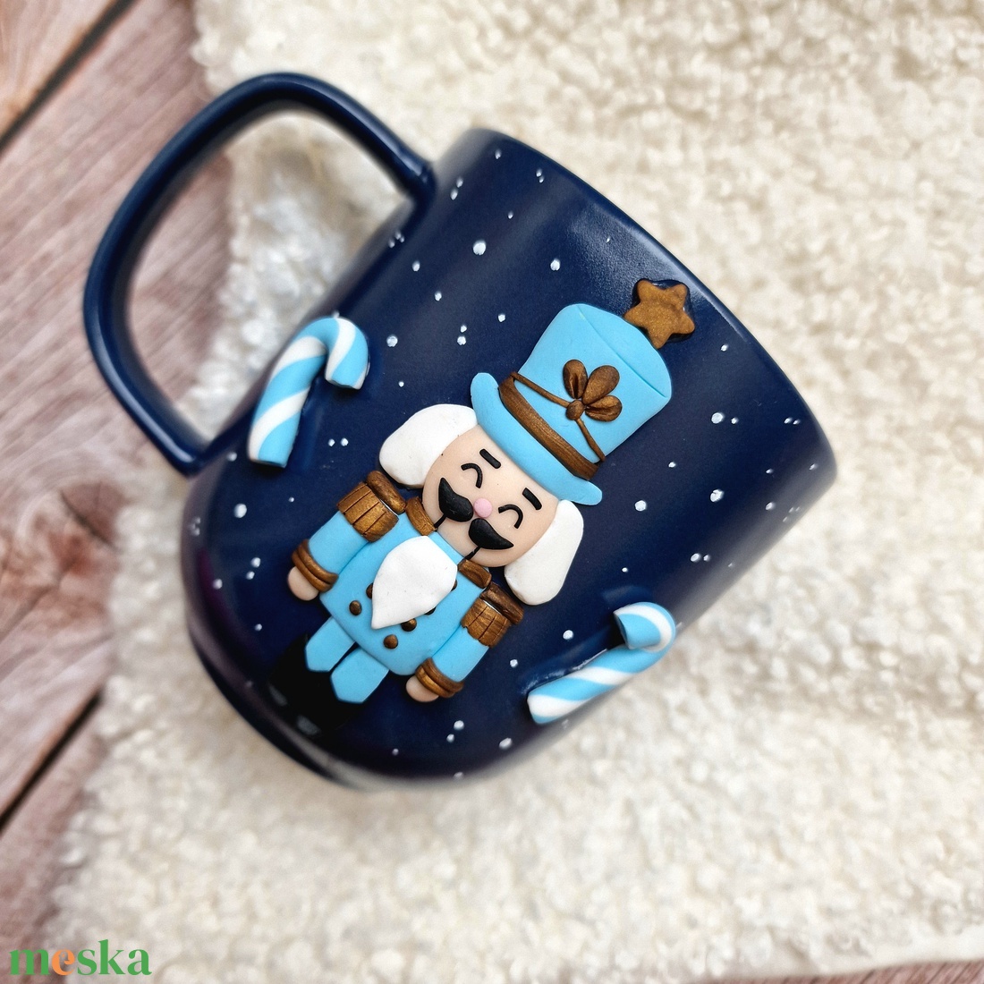 Derűs Diótörő karácsonyi bögre - Téli Cukorálom - otthon & életmód - konyhafelszerelés, tálalás - tálalás - bögre & csésze - Meska.hu