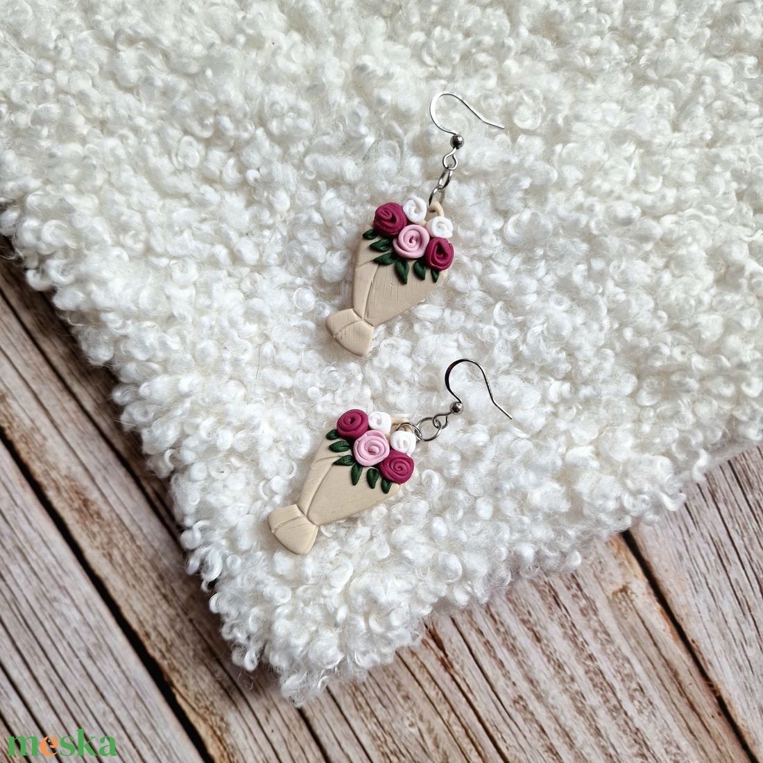 Romantikus rózsás fülbevaló - Virágcsokor - ékszer - fülbevaló - lógó fülbevaló - Meska.hu