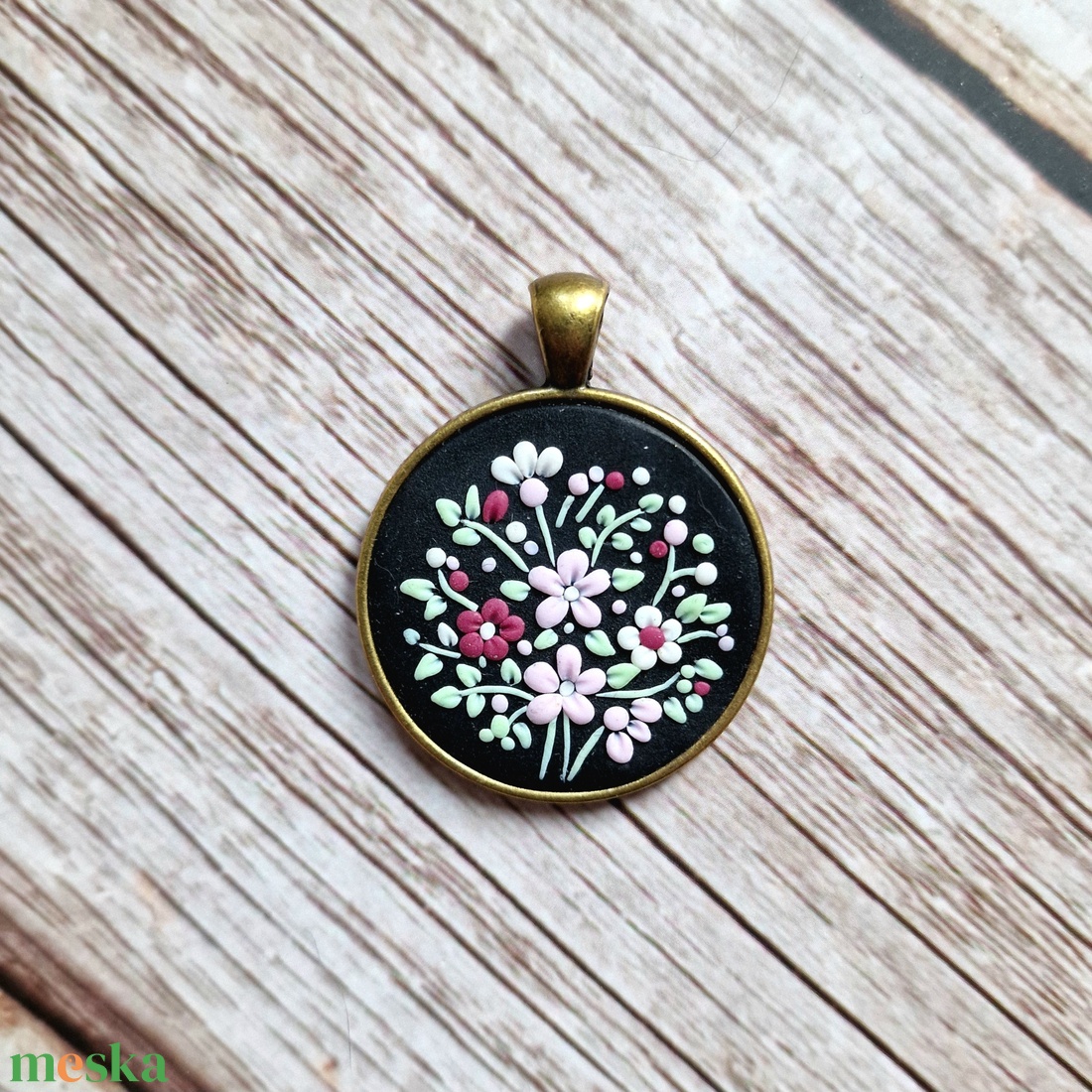 Medál - A kert titka - ékszer - nyaklánc - medál - Meska.hu