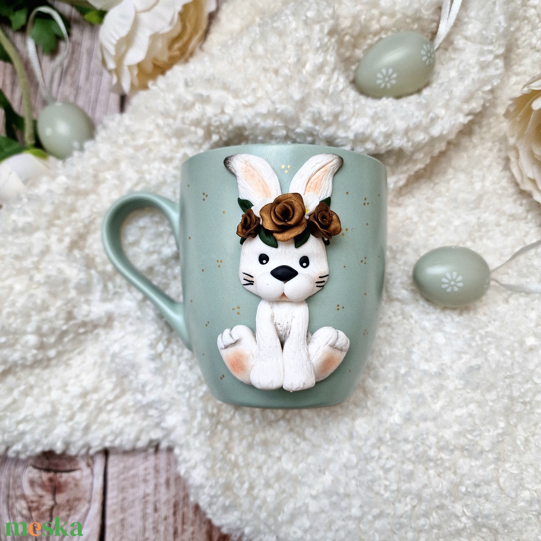 Virágkoszorús nyuszi húsvéti bögre - ünnepi díszek, dekorációk - húsvéti díszek és dekorációk - húsvéti bögre - Meska.hu