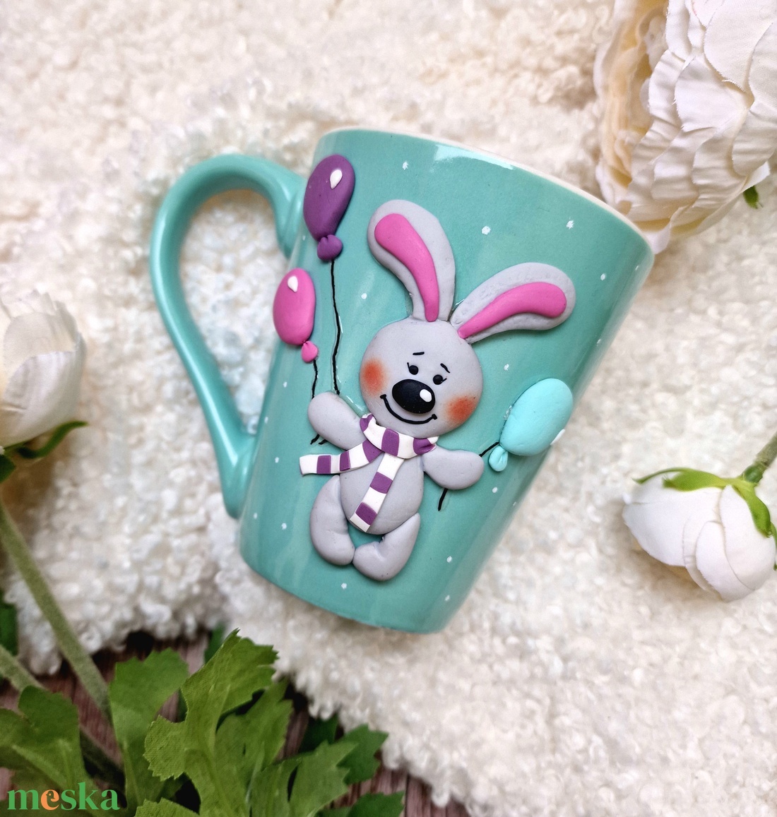 Színes bögre - Nyuszi lufikkal - ünnepi díszek, dekorációk - húsvéti díszek és dekorációk - húsvéti bögre - Meska.hu