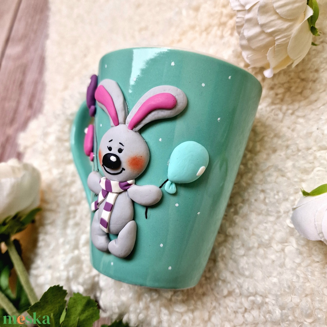 Színes bögre - Nyuszi lufikkal - ünnepi díszek, dekorációk - húsvéti díszek és dekorációk - húsvéti bögre - Meska.hu