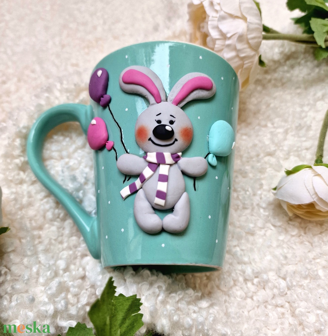 Színes bögre - Nyuszi lufikkal - ünnepi díszek, dekorációk - húsvéti díszek és dekorációk - húsvéti bögre - Meska.hu