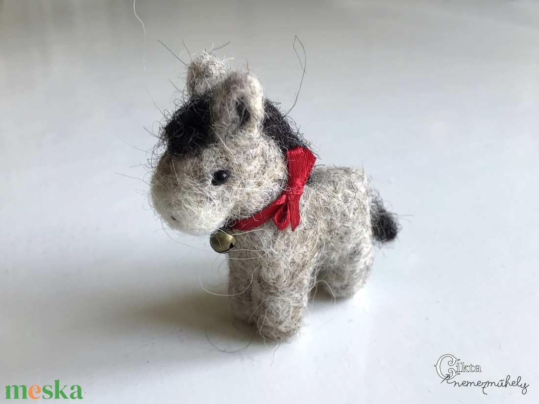Tűnemezelt mini szamár - játék & sport - plüssállat & játékfigura - más figura - Meska.hu Tűnemezelt mini szamár - játék & sport - plüssállat & játékfigura - más figura - Meska.hu