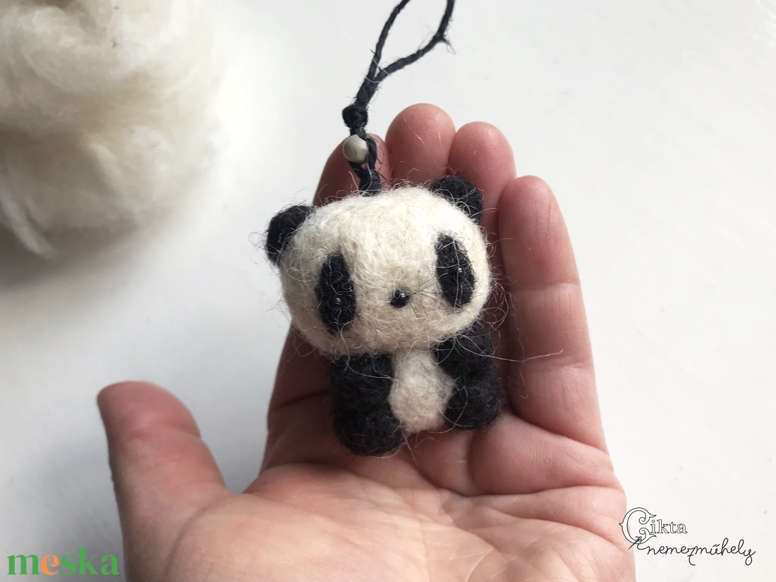Tűnemezelt mini panda - játék & sport - plüssállat & játékfigura - maci - Meska.hu Tűnemezelt mini panda - játék & sport - plüssállat & játékfigura - maci - Meska.hu