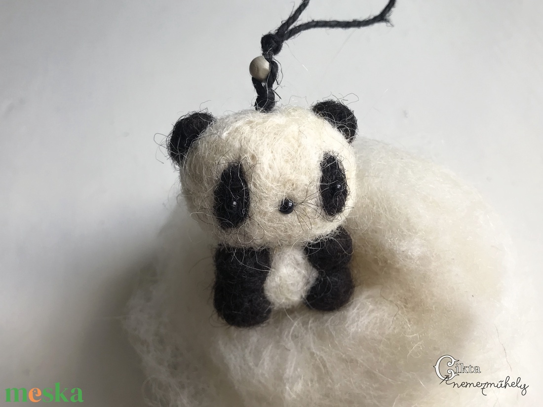Tűnemezelt mini panda - játék & sport - plüssállat & játékfigura - maci - Meska.hu Tűnemezelt mini panda - játék & sport - plüssállat & játékfigura - maci - Meska.hu