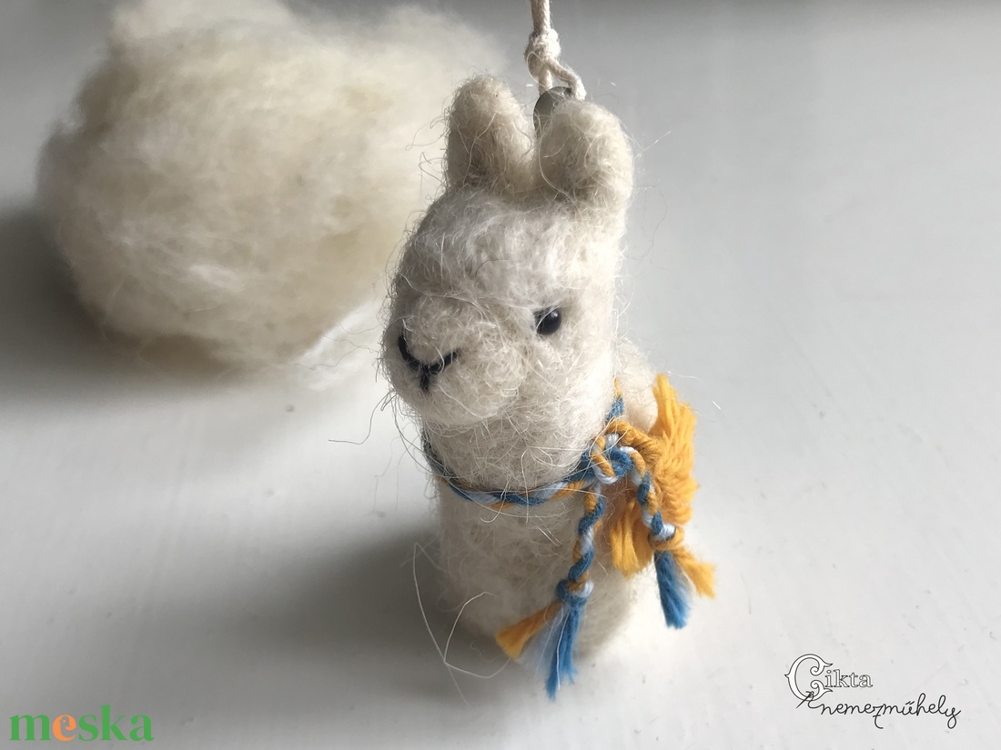 Tűnemezelt mini láma figura - játék & sport - plüssállat & játékfigura - láma - Meska.hu Tűnemezelt mini láma figura - játék & sport - plüssállat & játékfigura - láma - Meska.hu
