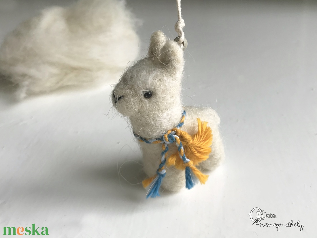 Tűnemezelt mini láma figura - játék & sport - plüssállat & játékfigura - láma - Meska.hu Tűnemezelt mini láma figura - játék & sport - plüssállat & játékfigura - láma - Meska.hu