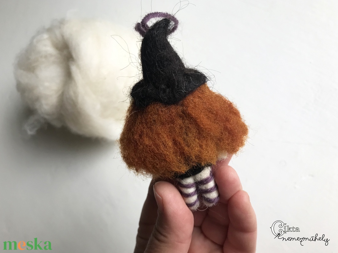 Nemezelt mini boszorkány baba - otthon & életmód - dekoráció - halloween - halloweeni figurák - Meska.hu Nemezelt mini boszorkány baba - otthon & életmód - dekoráció - halloween - halloweeni figurák - Meska.hu