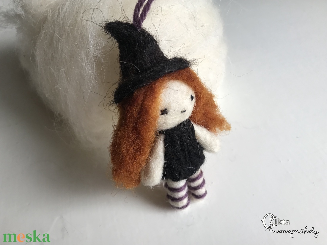 Nemezelt mini boszorkány baba - otthon & életmód - dekoráció - halloween - halloweeni figurák - Meska.hu Nemezelt mini boszorkány baba - otthon & életmód - dekoráció - halloween - halloweeni figurák - Meska.hu