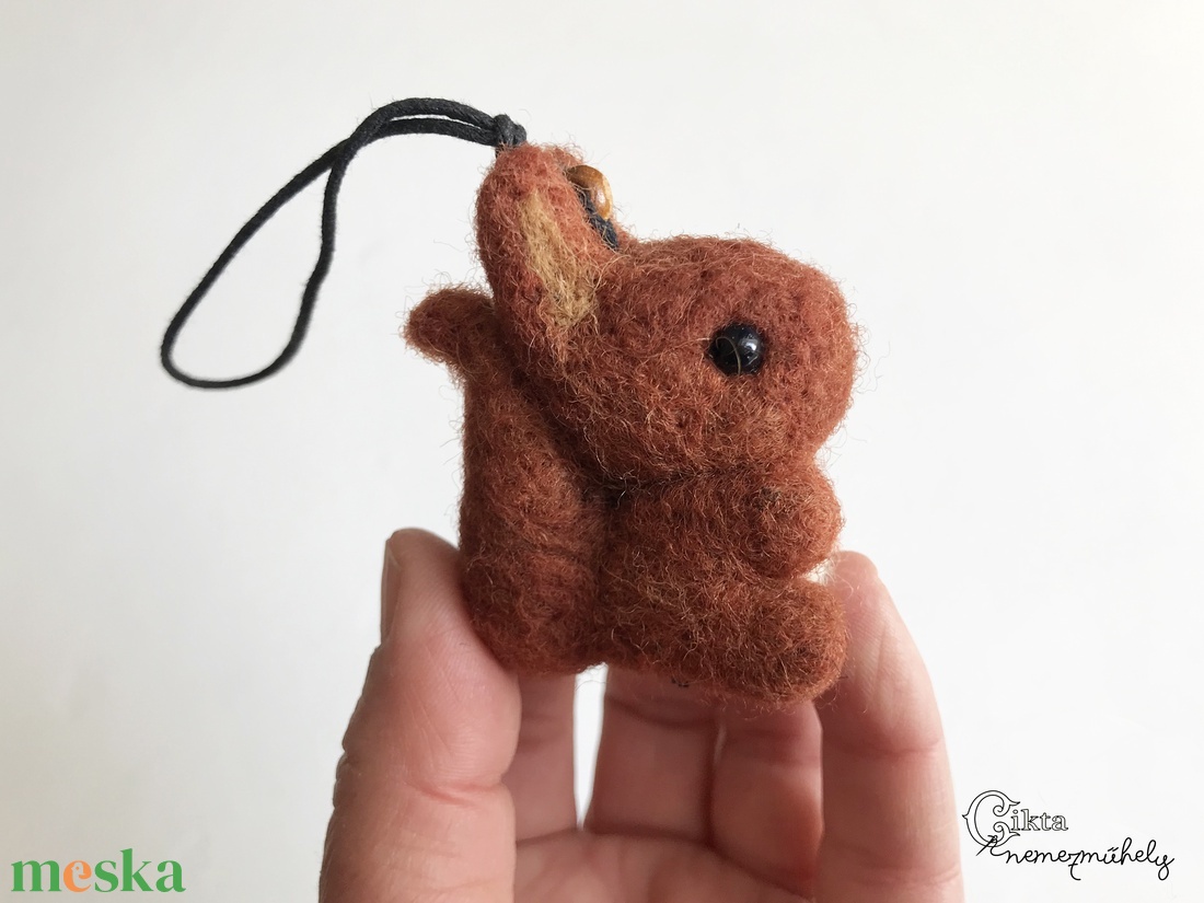 Tűnemezelt aranyos mókus figura - táska & tok - kulcstartó & táskadísz - kulcstartó - Meska.hu Tűnemezelt aranyos mókus figura - táska & tok - kulcstartó & táskadísz - kulcstartó - Meska.hu